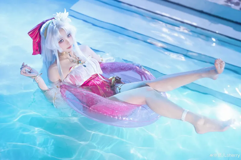 《鸣潮》珂莱塔cosplay展示-泳装造型赏析