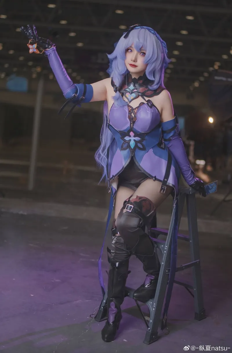 《崩坏星穹铁道》黑天鹅COS展示