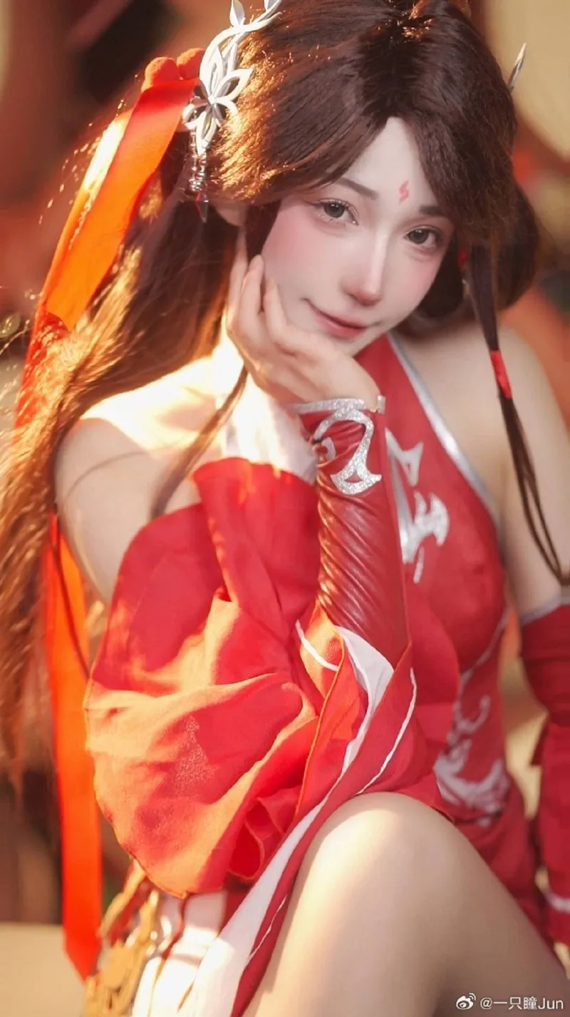 《完美世界》火灵儿cosplay展示