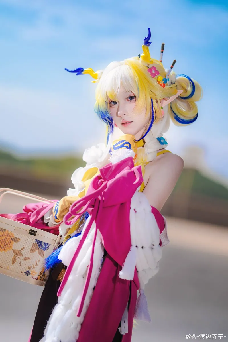 《明日方舟》黍cosplay展示