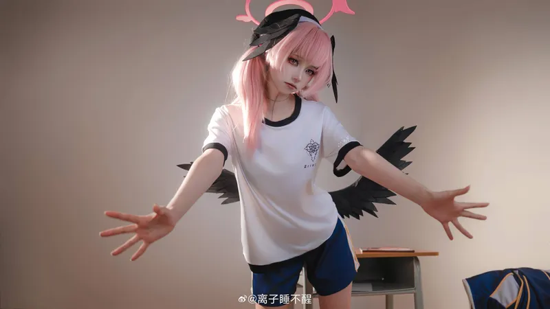 《蔚蓝档案》下江小春COS展示