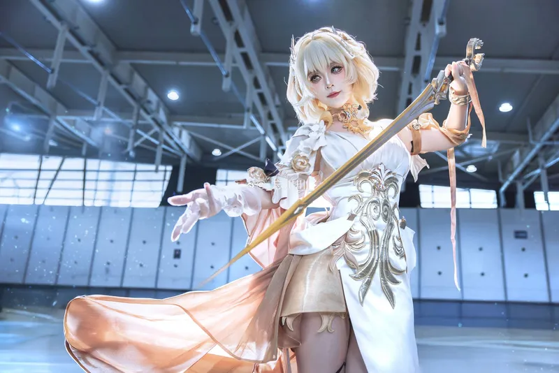 《崩坏星穹铁道》阿格莱雅COS展示