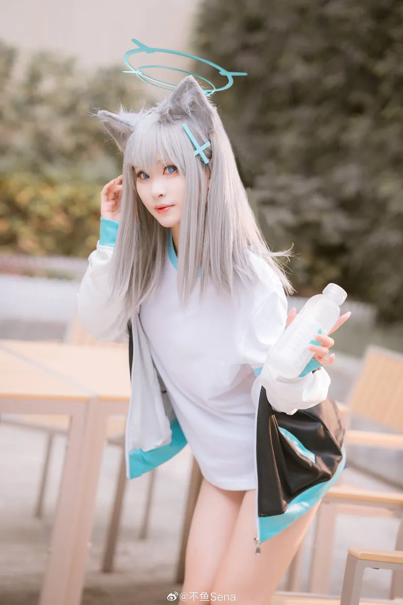 《蔚蓝档案》砂狼白子COS展示