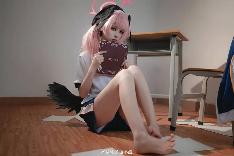 《蔚蓝档案》下江小春COS展示