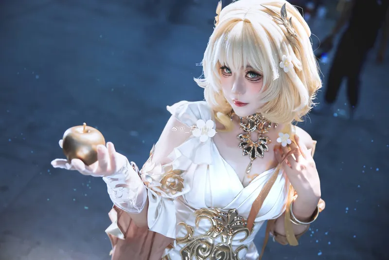 《崩坏星穹铁道》阿格莱雅COS展示-精美角色还原