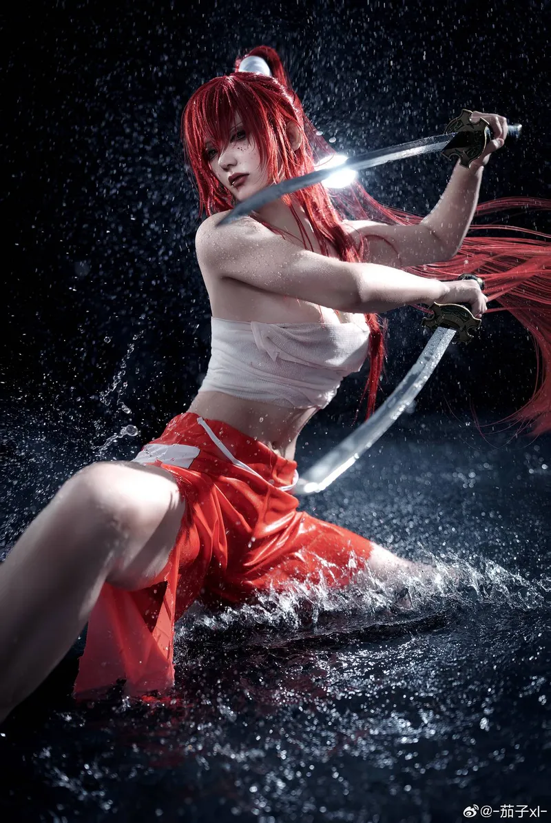 《妖精的尾巴》艾露莎Cosplay展示