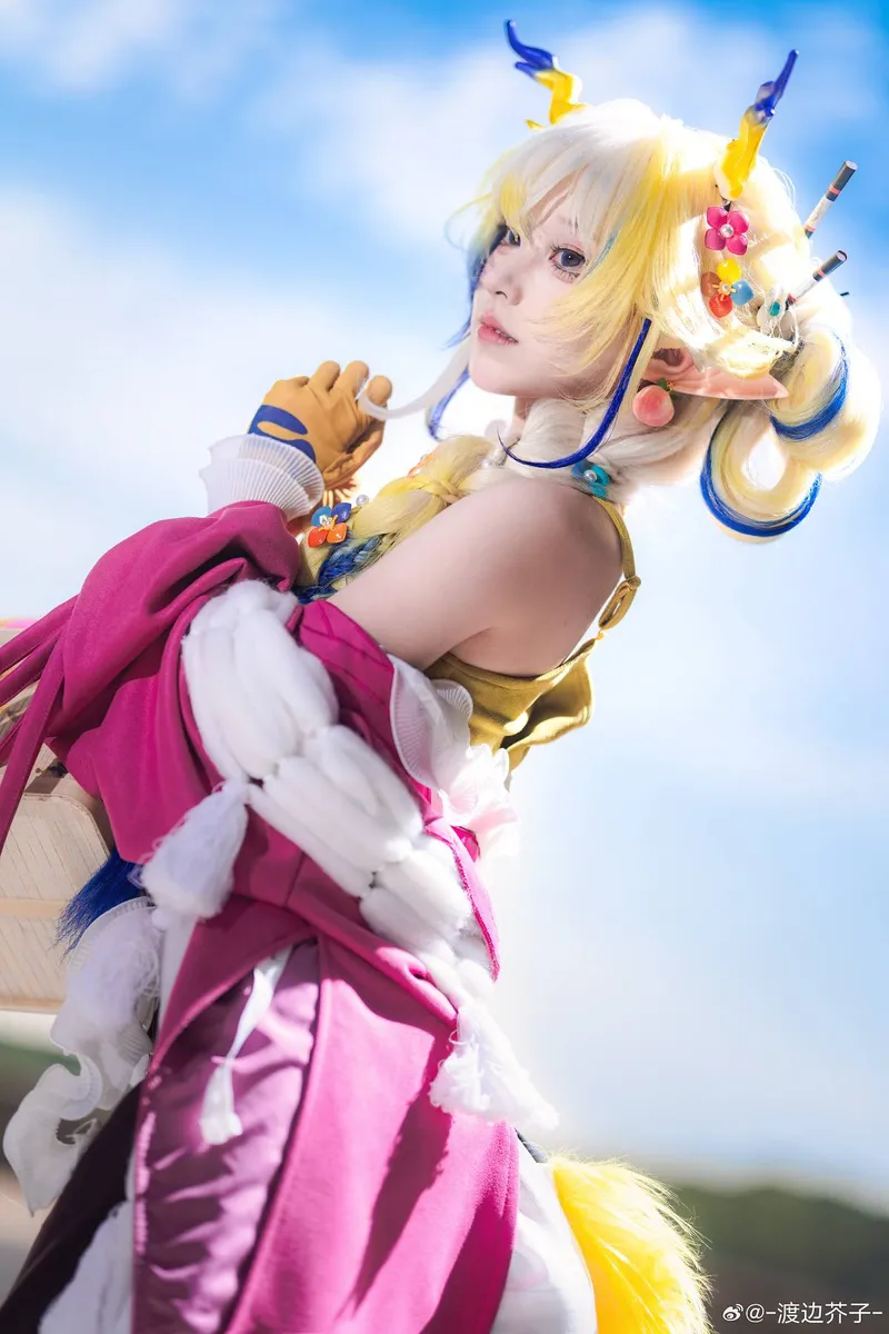 《明日方舟》黍cosplay展示