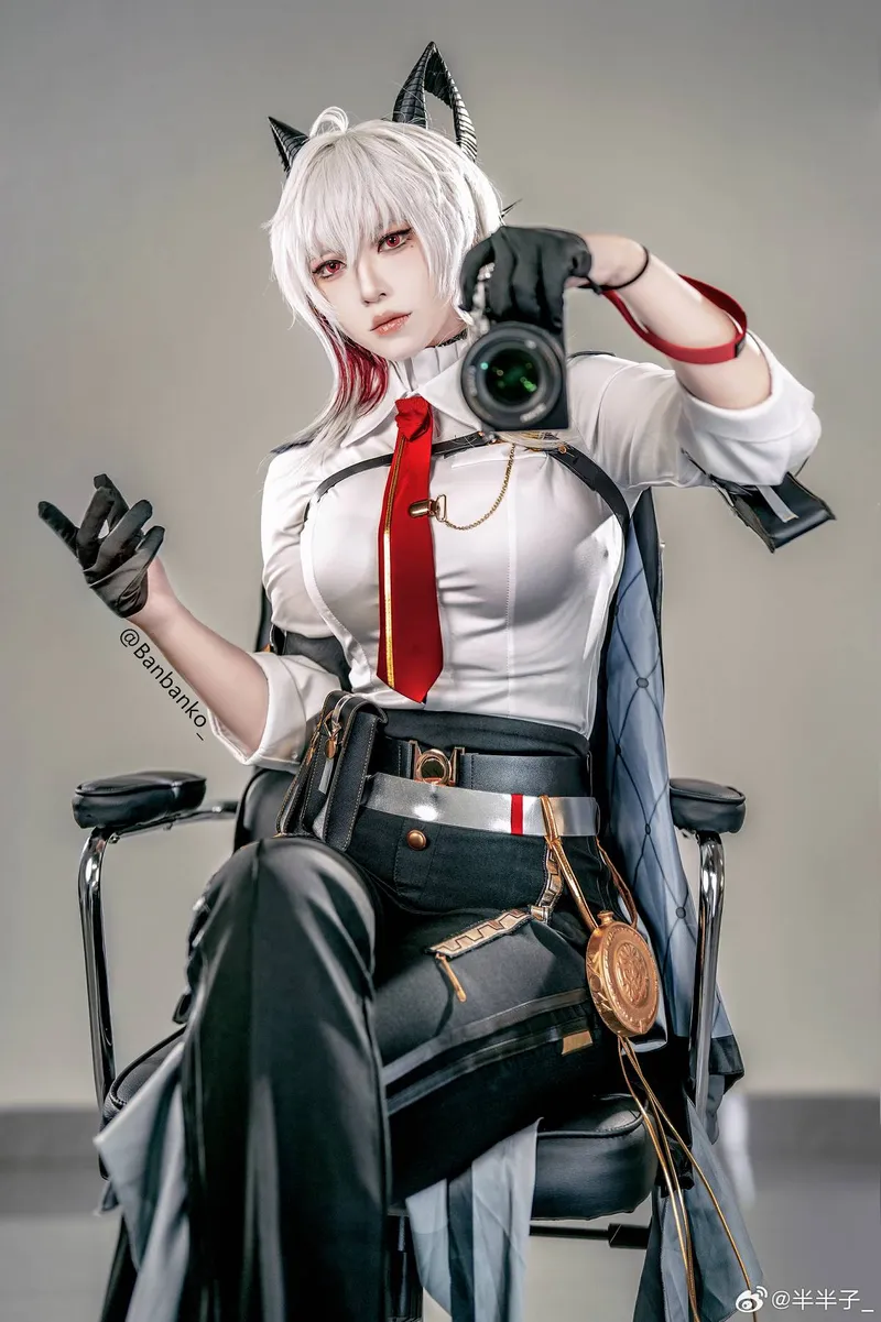 《鸣潮》赞妮COS展示