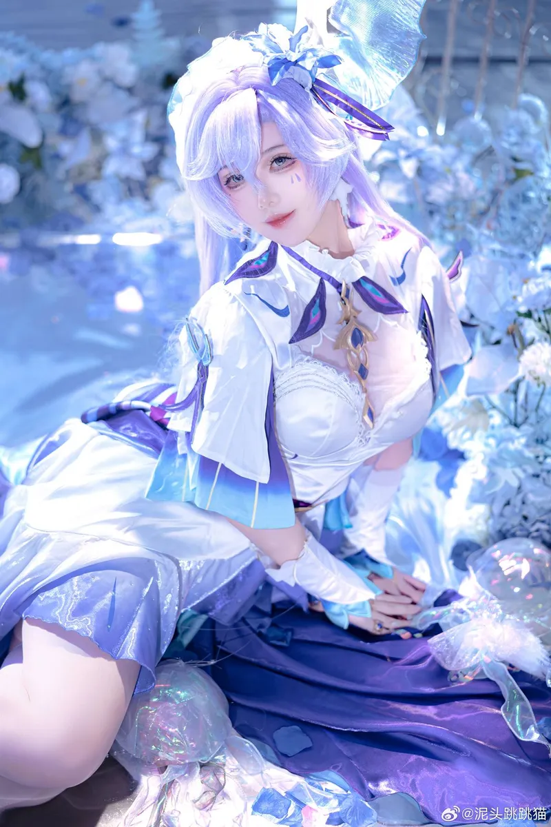 《鸣潮》坎特蕾拉Cosplay展示-角色魅力全方位呈现