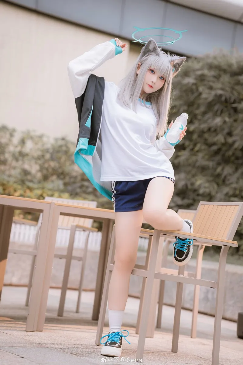 《蔚蓝档案》砂狼白子COS展示