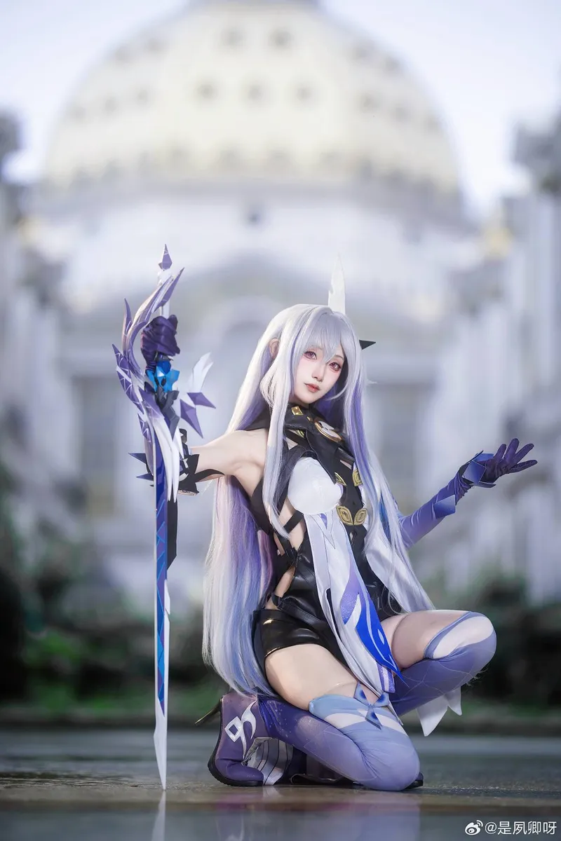 《原神》丝柯克Cosplay展示