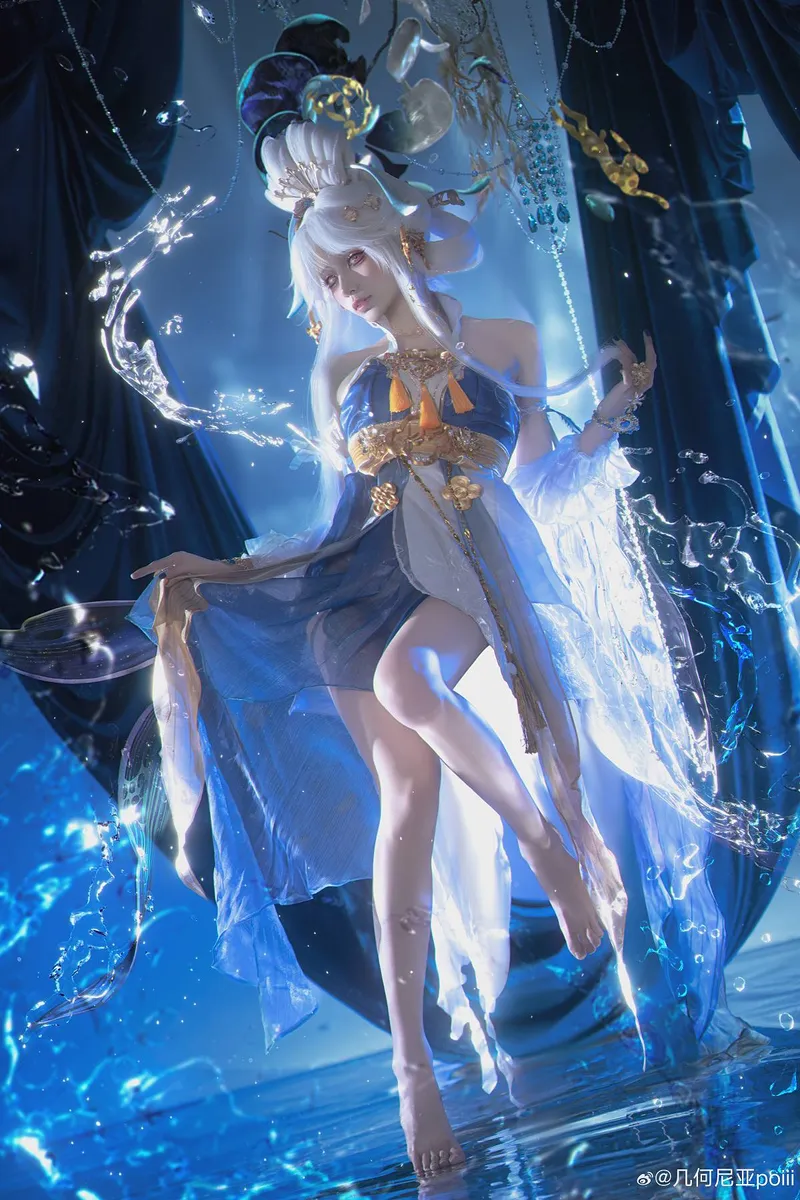 《王者荣耀》嫦娥cosplay展示