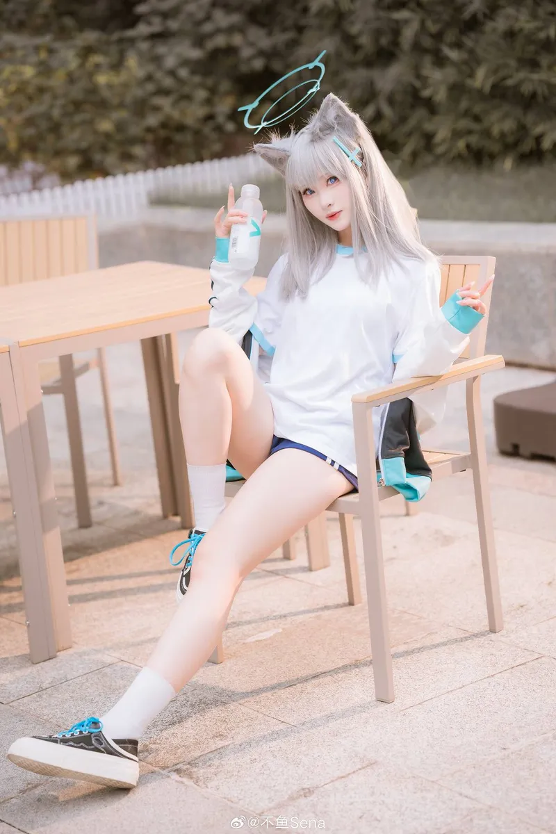 《蔚蓝档案》砂狼白子COS展示