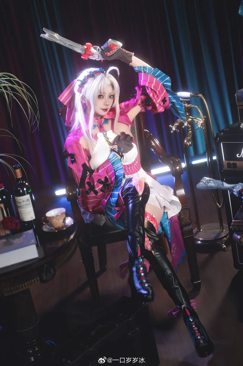 《鸣潮》珂莱塔Cosplay展示