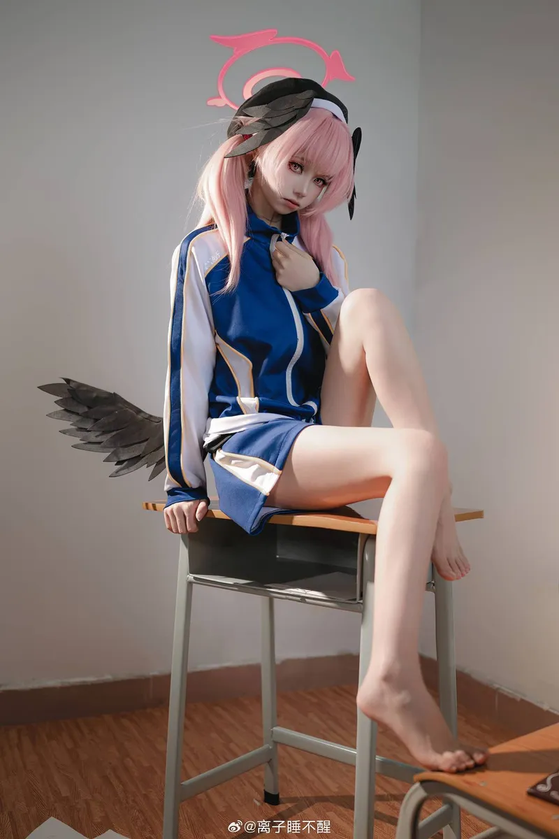 《蔚蓝档案》下江小春COS展示