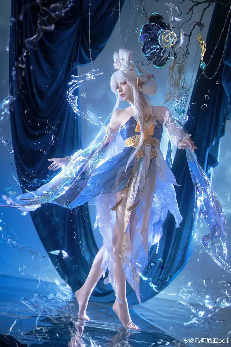 《王者荣耀》嫦娥cosplay展示