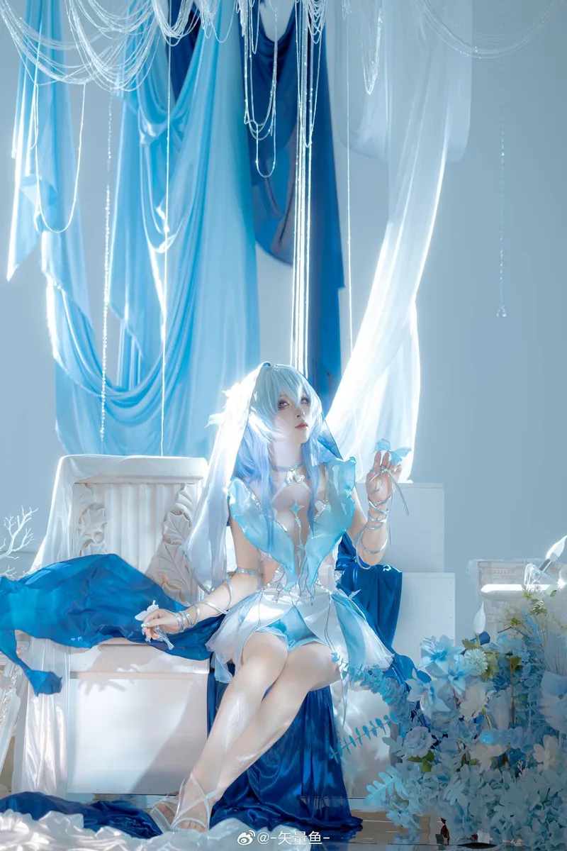 《鸣潮》守岸人COS展示