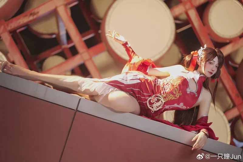 《完美世界》火灵儿cosplay展示