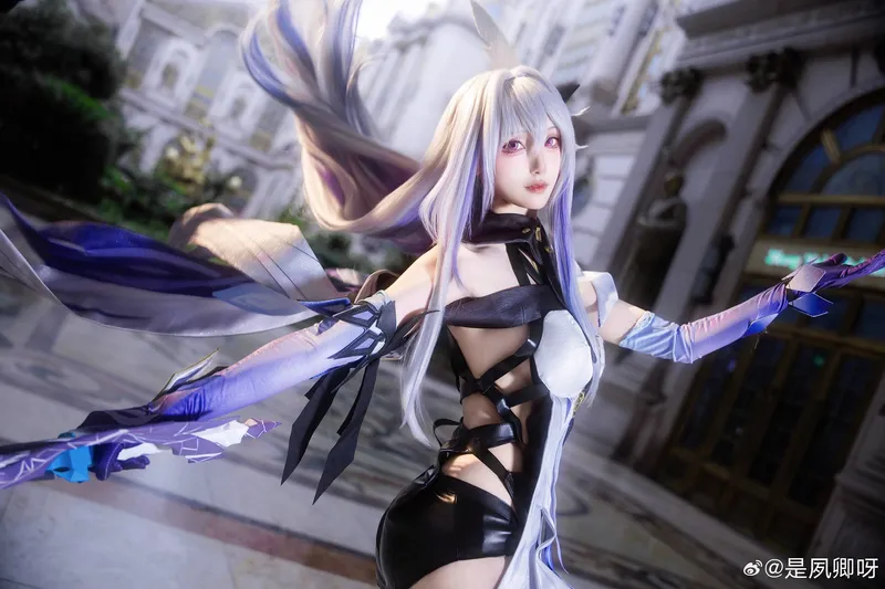 《原神》丝柯克Cosplay展示