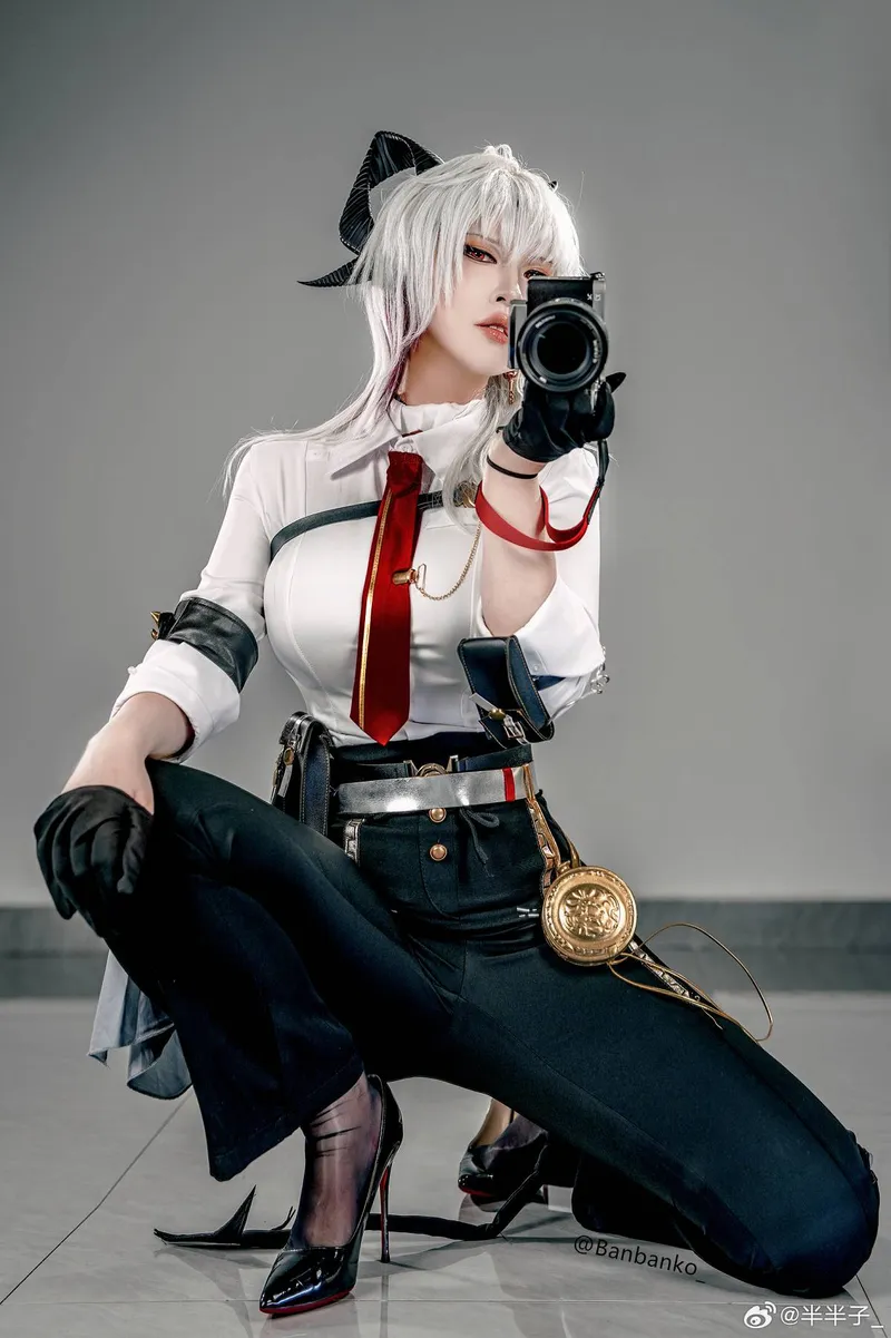 《鸣潮》赞妮COS展示-高效还原角色风采