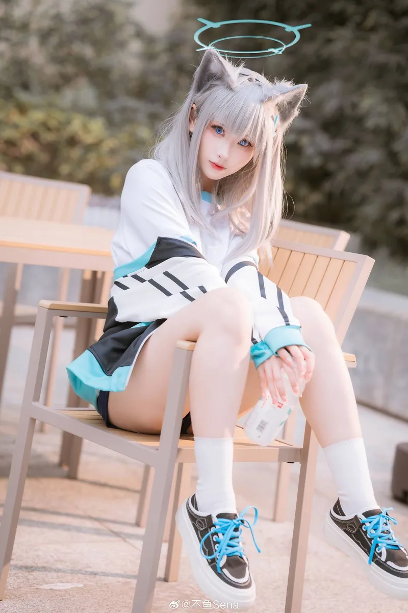 《蔚蓝档案》砂狼白子COS展示