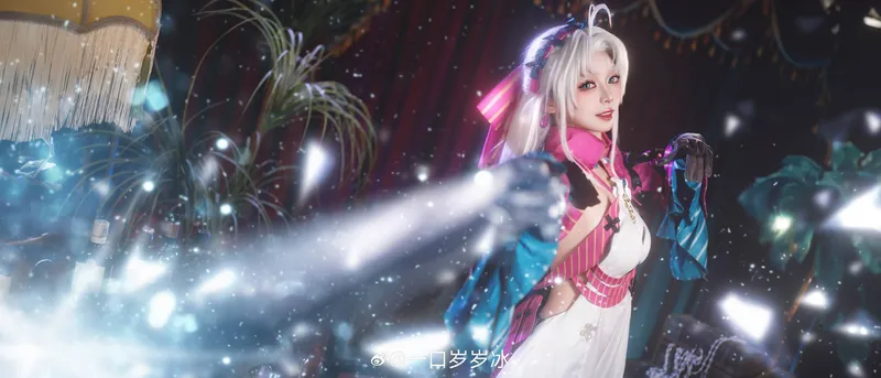 《鸣潮》珂莱塔Cosplay展示