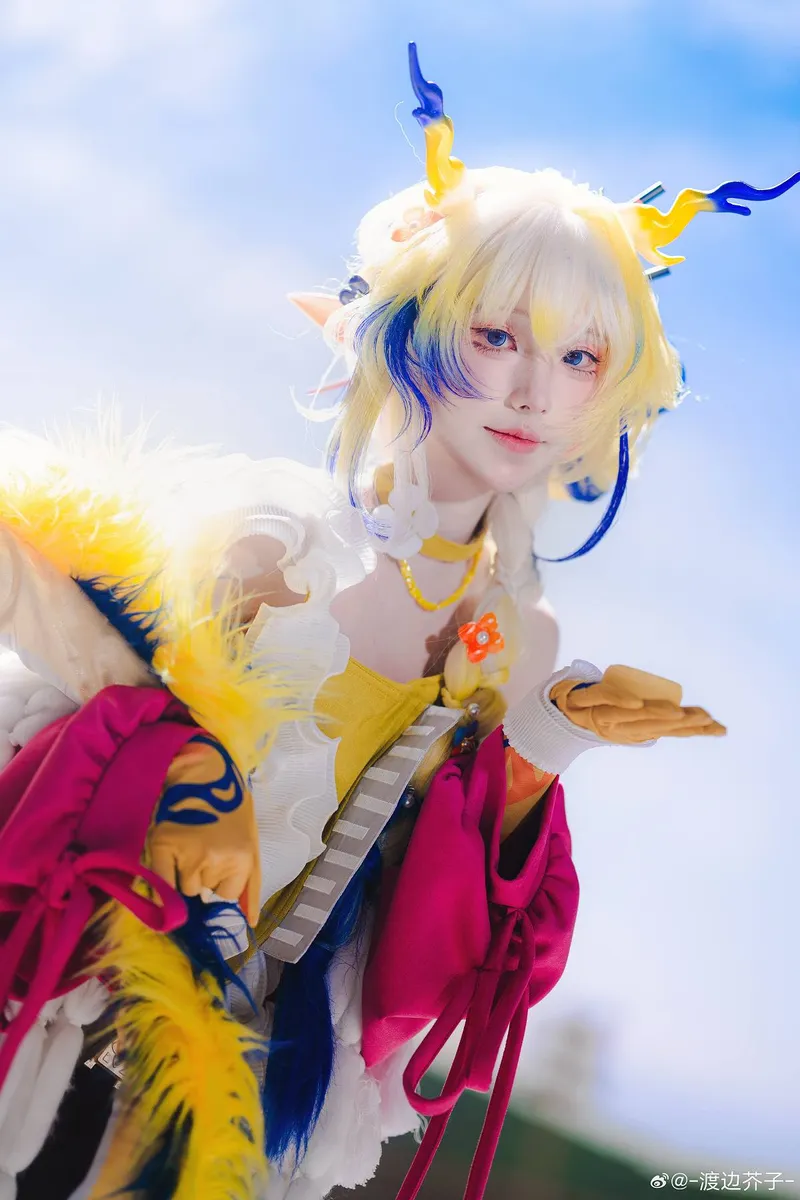 《明日方舟》黍cosplay展示