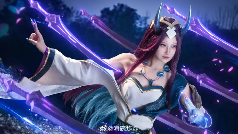 《英雄联盟》艾瑞莉娅cosplay展示