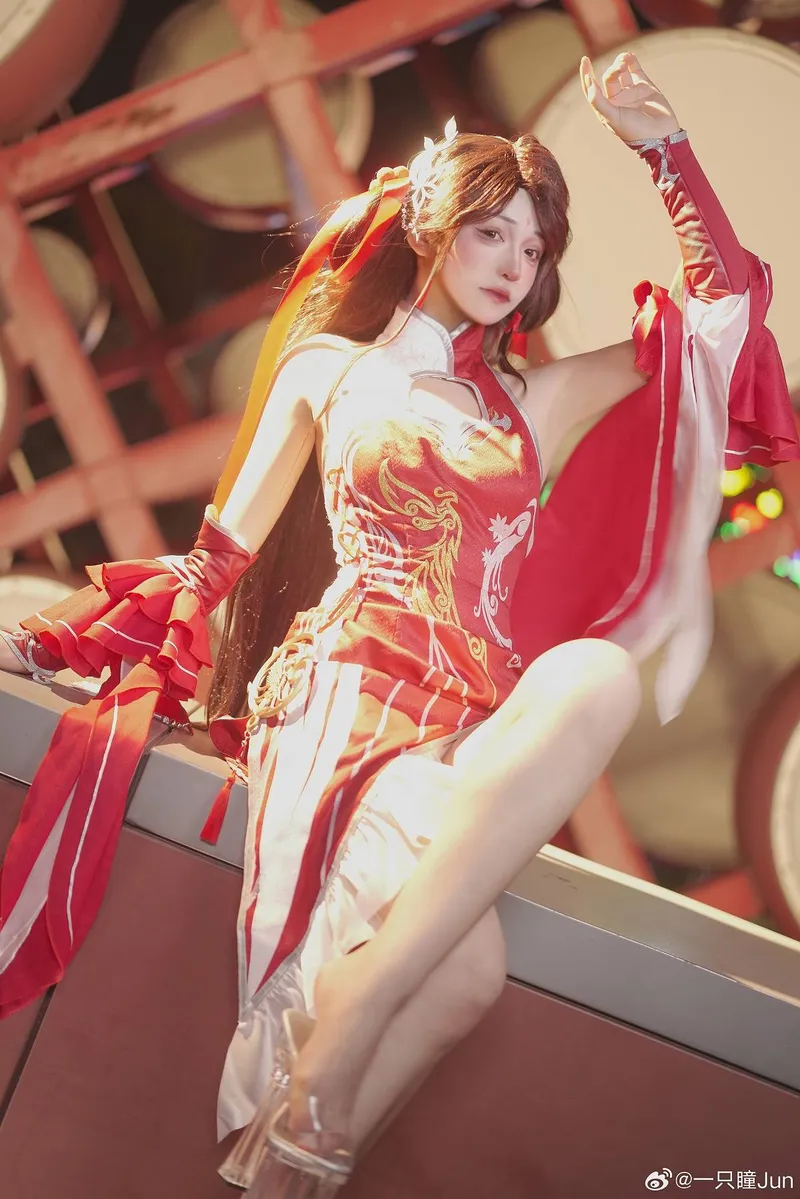 《完美世界》火灵儿cosplay展示