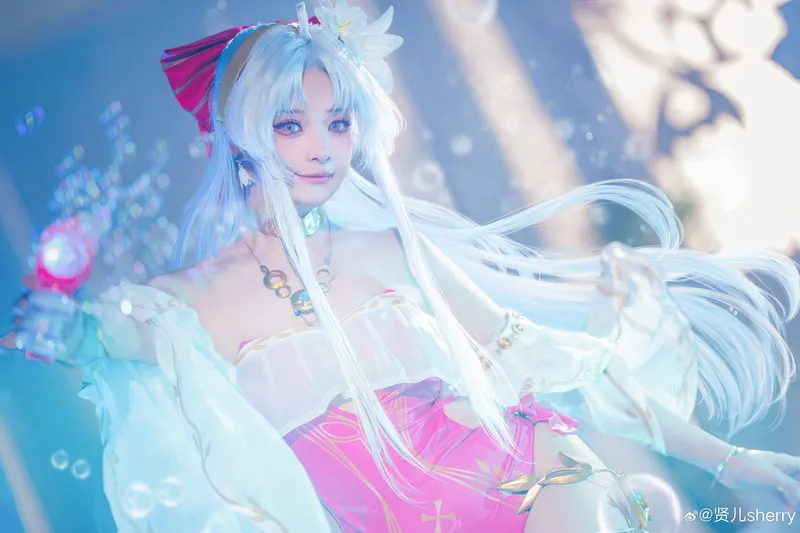 《鸣潮》珂莱塔cosplay展示