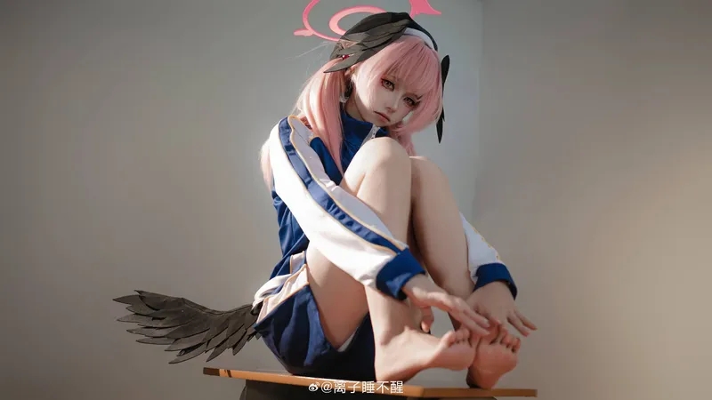 《蔚蓝档案》下江小春COS展示