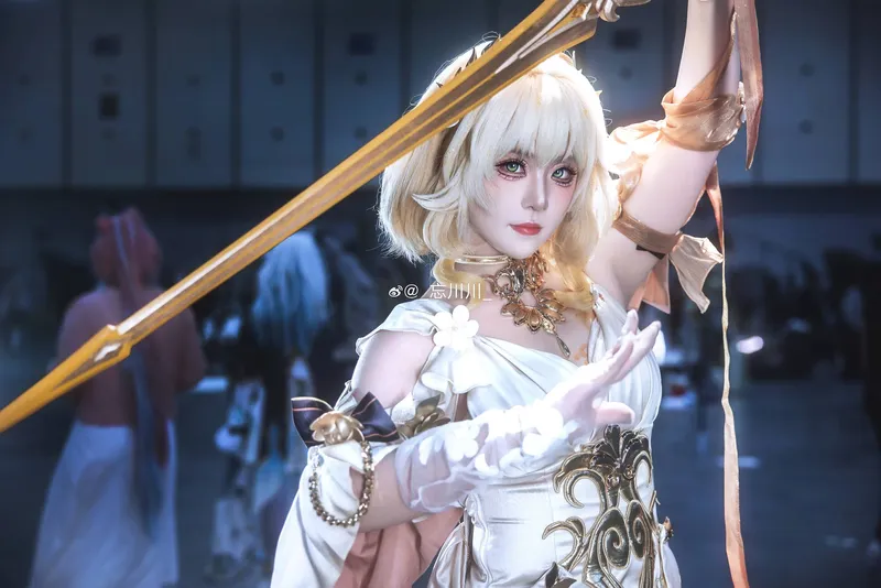 《崩坏星穹铁道》阿格莱雅COS展示