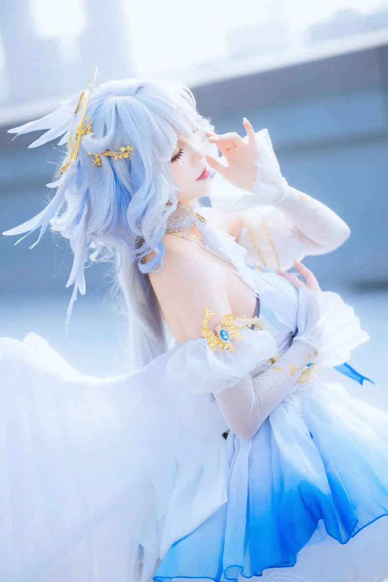 《原神》芙卡洛斯Cosplay展示