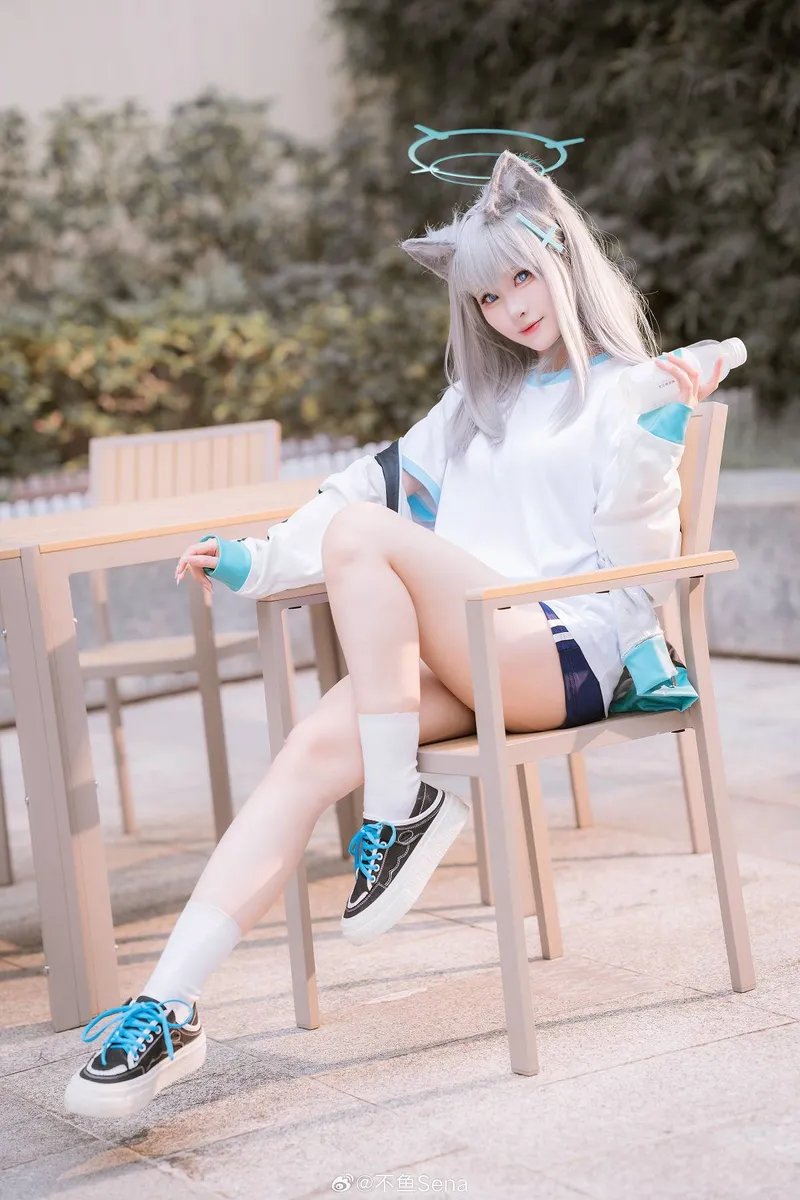 《蔚蓝档案》砂狼白子COS展示