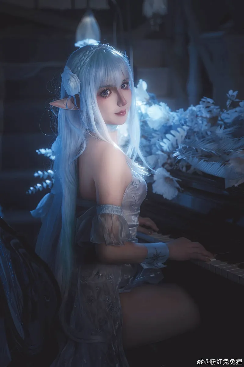 《Re:从零开始的异世界生活》爱蜜莉雅COS展示