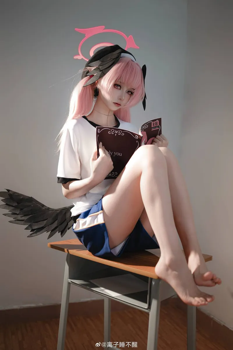 《蔚蓝档案》下江小春COS展示