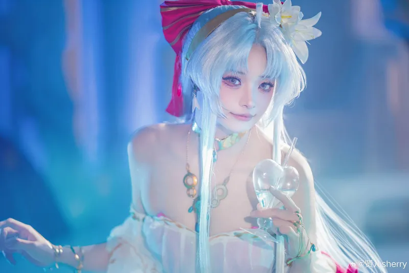 《鸣潮》珂莱塔cosplay展示