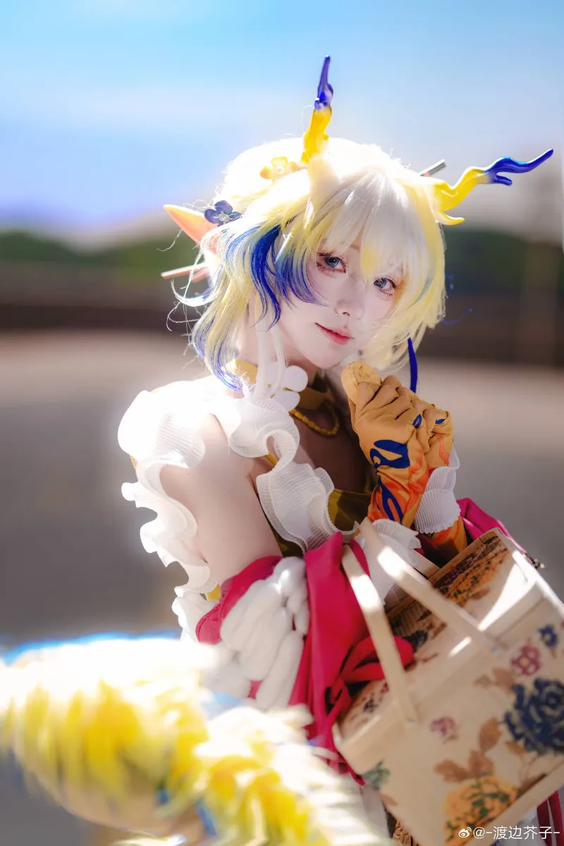 《明日方舟》黍cosplay展示