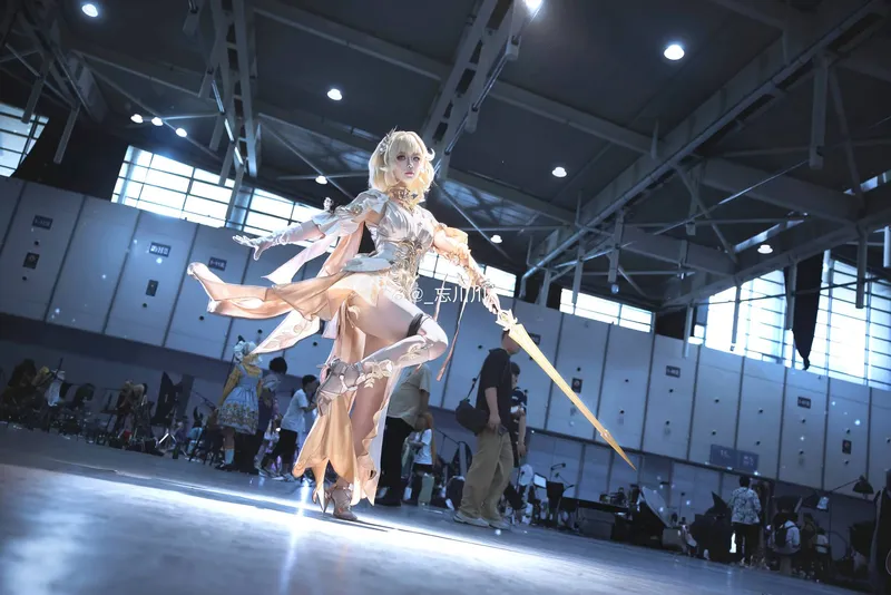 《崩坏星穹铁道》阿格莱雅COS展示