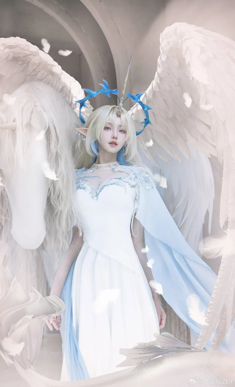 《鸣潮》芙露德莉斯cosplay展示