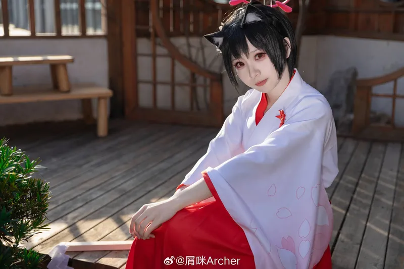 《蔚蓝档案》芹香cosplay展示