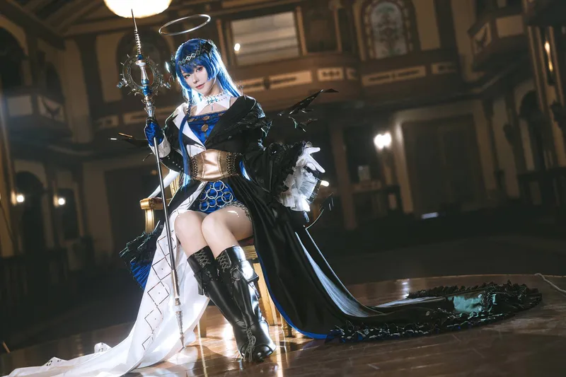 《明日方舟》莫斯提马cosplay展示