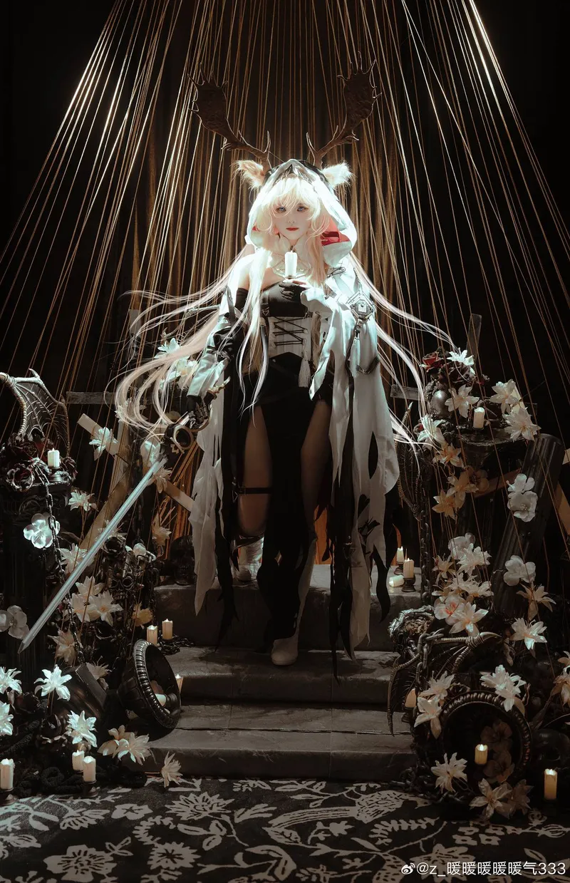 《明日方舟》薇薇安娜cosplay展示