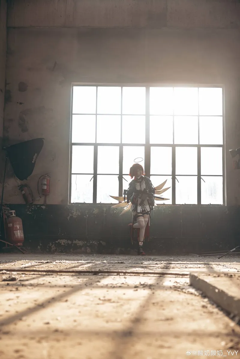 《明日方舟》新约能天使cosplay