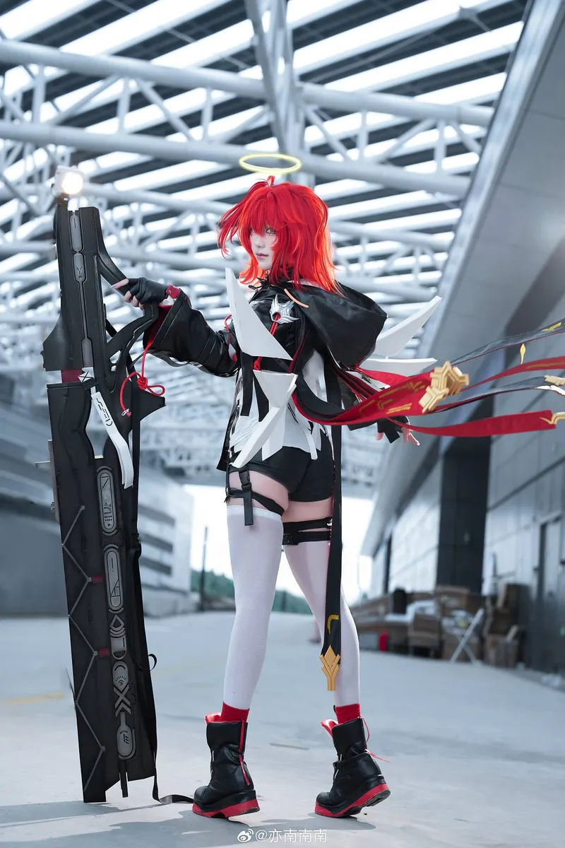 《明日方舟》新约能天使cosplay