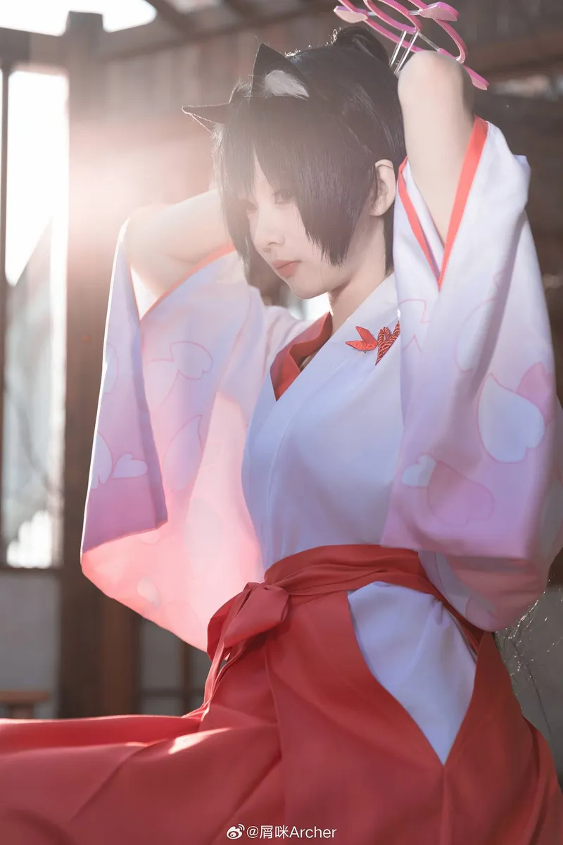 《蔚蓝档案》芹香cosplay展示