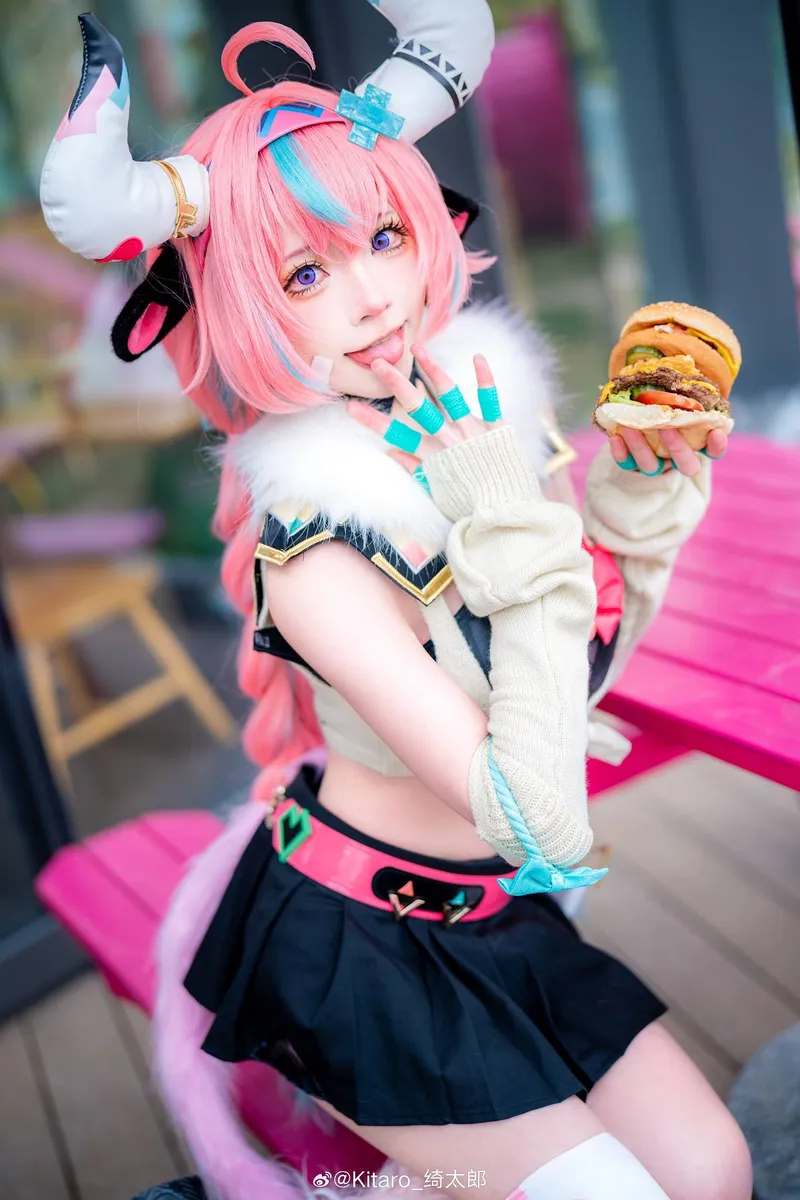 《原神》瓦雷莎cosplay展示