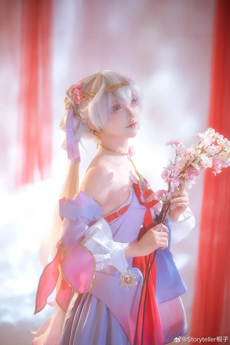 《鸣潮》今汐Cosplay展示