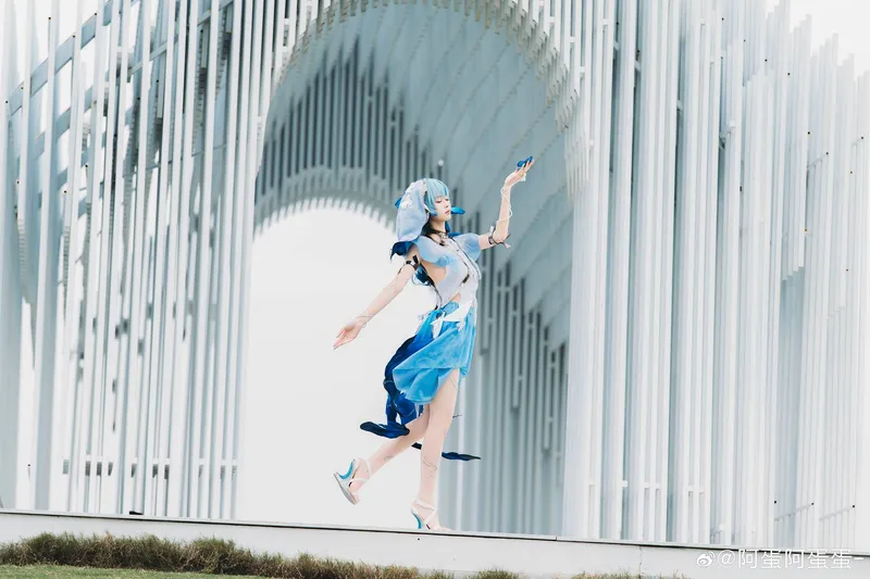 《鸣潮》守岸人cosplay展示