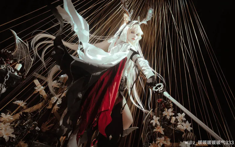 《明日方舟》薇薇安娜cosplay展示